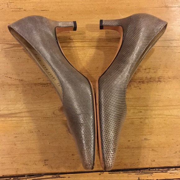 Ferragamo Snakeskin Pumps - Picture 3 of 8